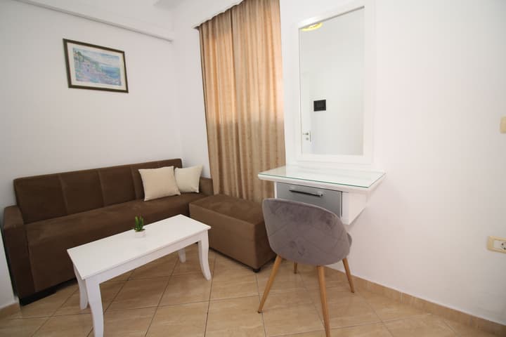 Julia Hotel