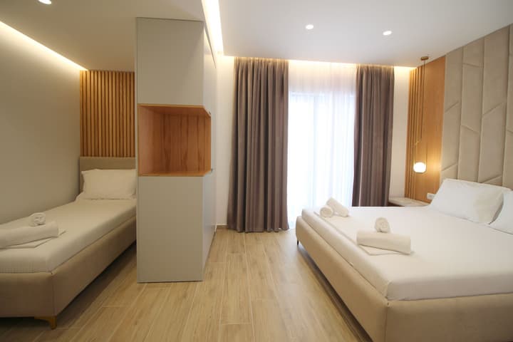 Julia Hotel