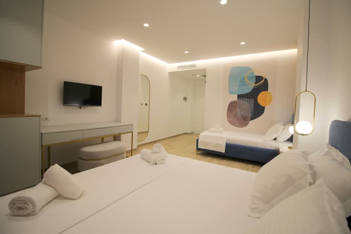 Julia Hotel