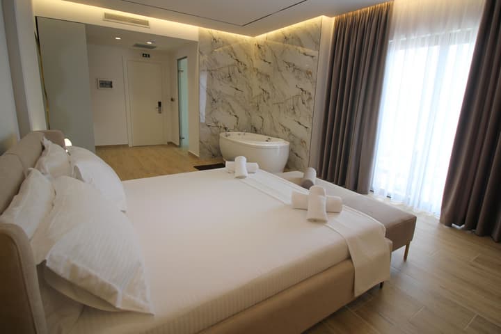Julia Hotel