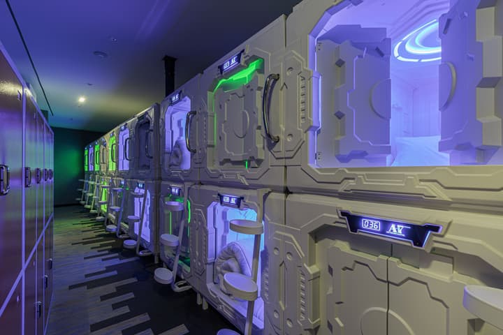 Art Seven Hostel Capsules