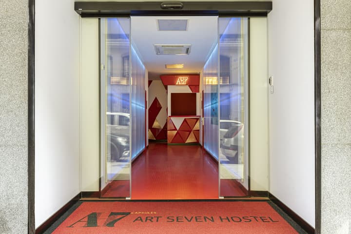 Art Seven Hostel Capsules