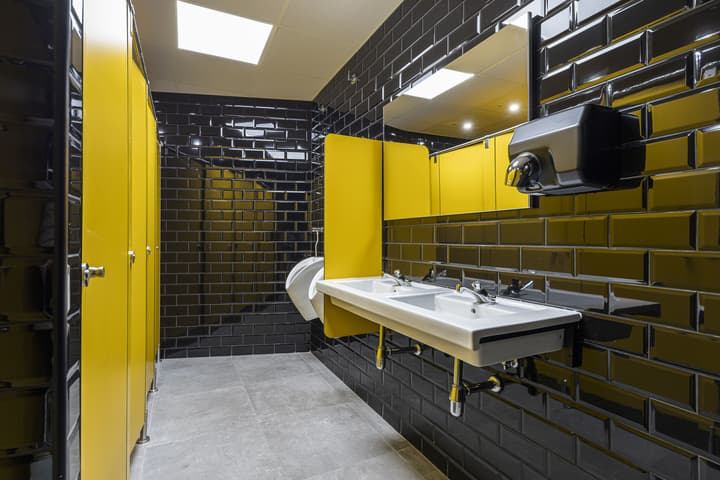 Art Seven Hostel Capsules