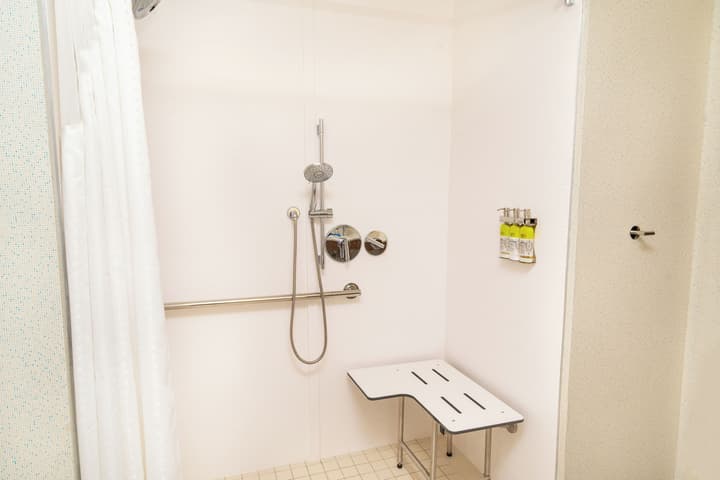 Holiday Inn Express & Suites Las Vegas - E Tropicana by IHG