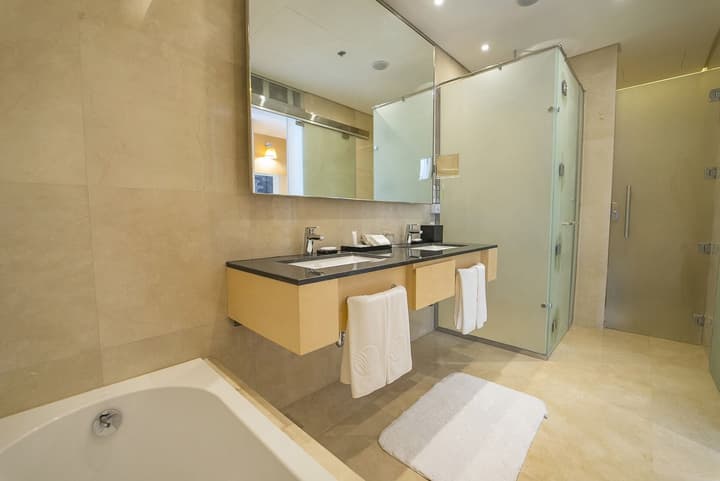 Rotana Corniche