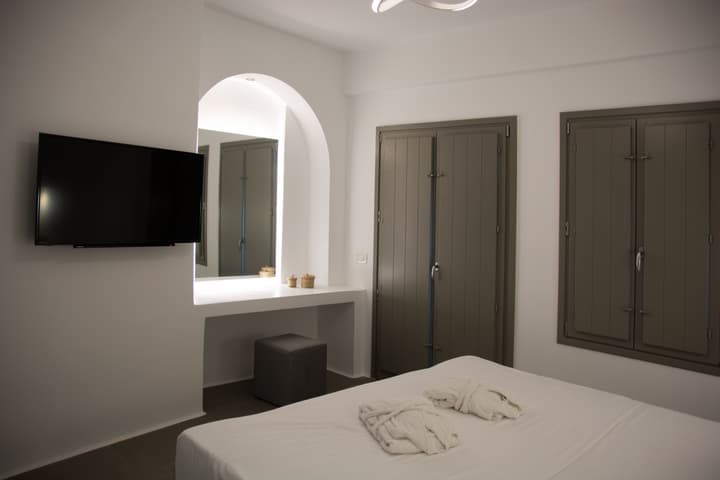 Amphitrite Suites Santorini