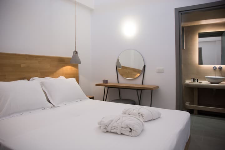 Amphitrite Suites Santorini