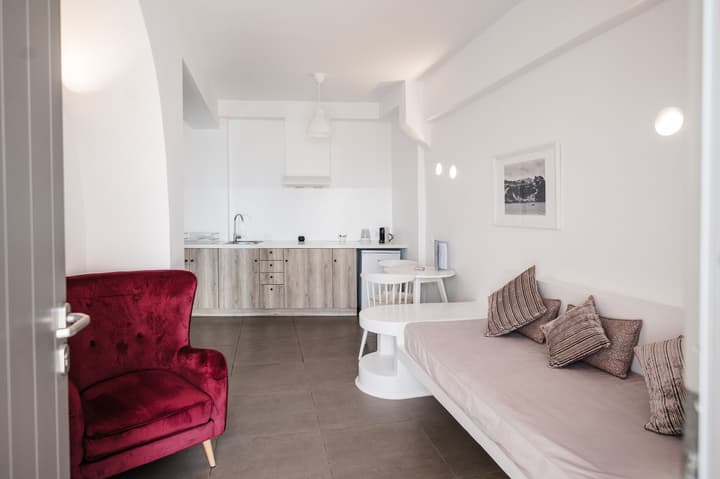 Amphitrite Suites Santorini