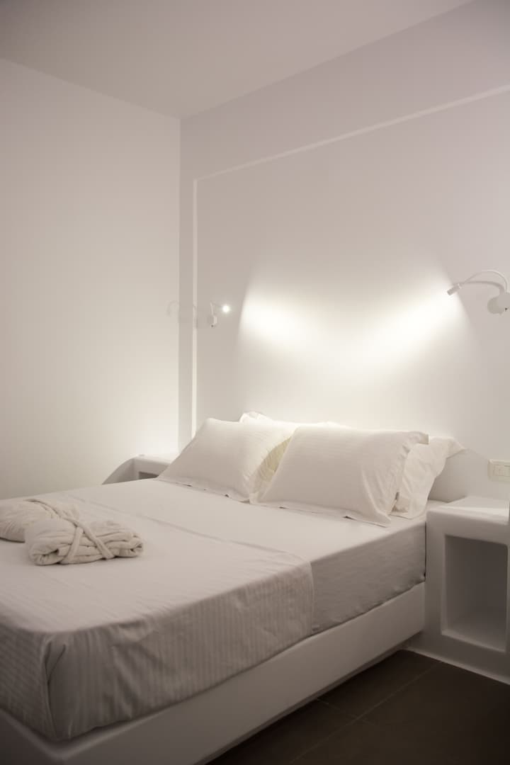 Amphitrite Suites Santorini