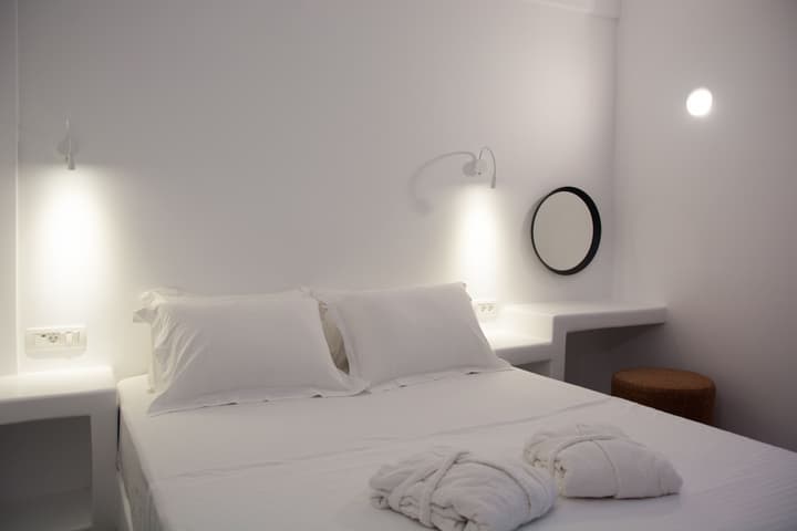 Amphitrite Suites Santorini