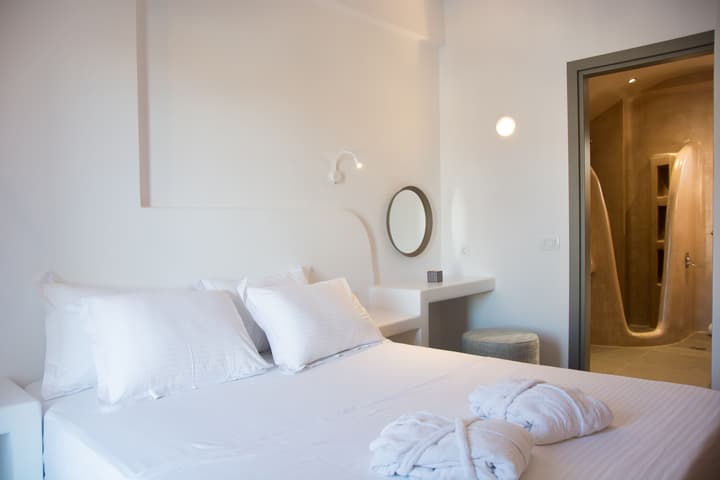 Amphitrite Suites Santorini