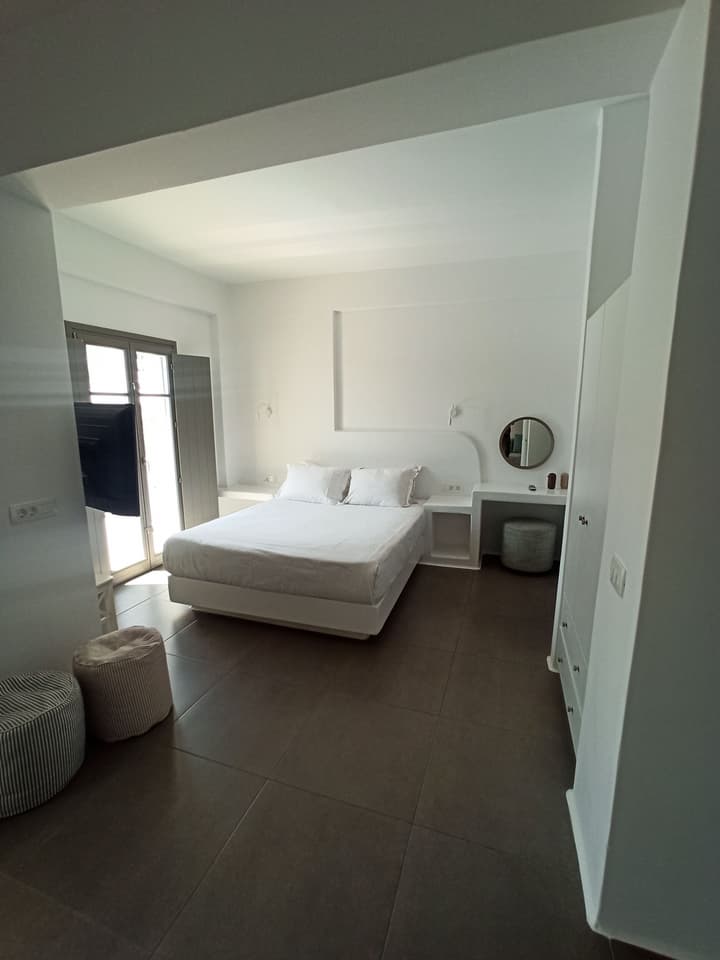 Amphitrite Suites Santorini