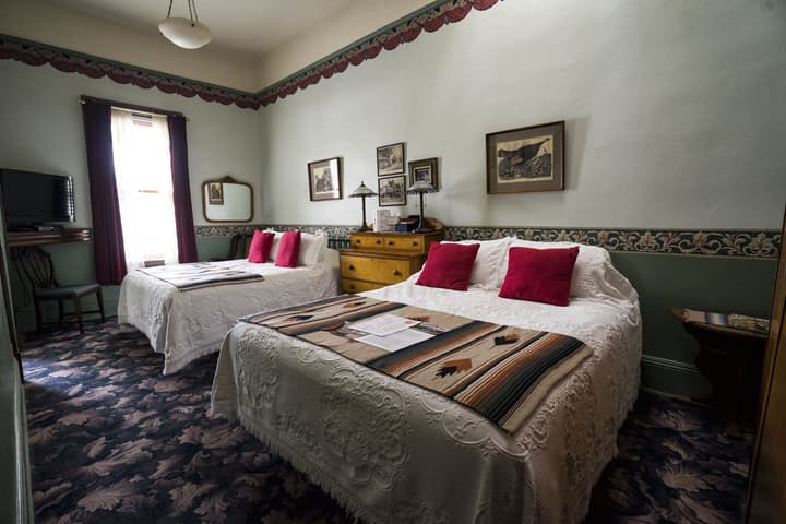 Red Garter Inn