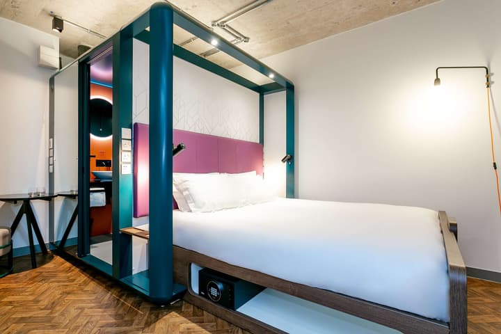 YOTEL Manchester Deansgate