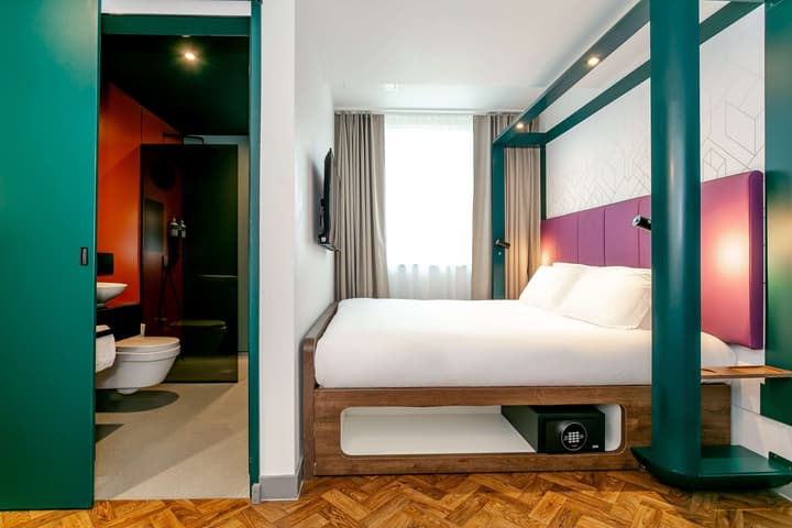 YOTEL Manchester Deansgate