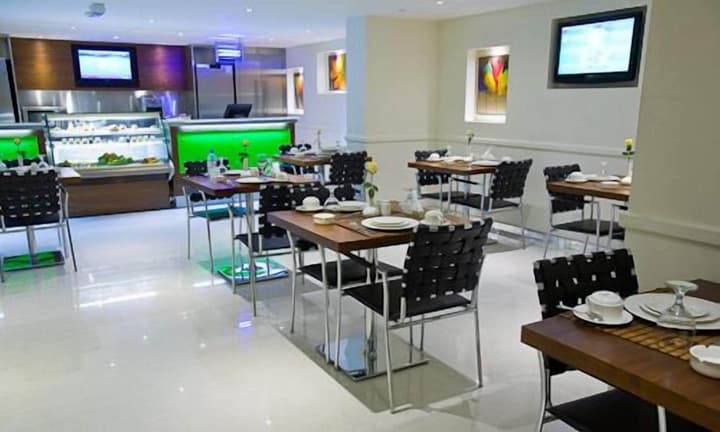 Phoenix Plaza Hotel Apartments