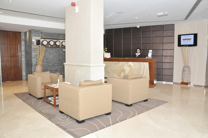 Phoenix Plaza Hotel Apartments