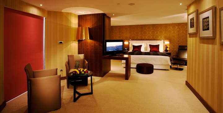 Crowne Plaza Istanbul - Harbiye by IHG