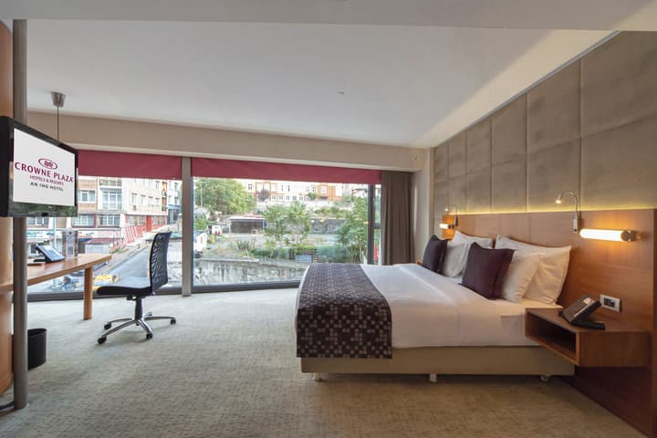 Crowne Plaza Istanbul - Harbiye by IHG