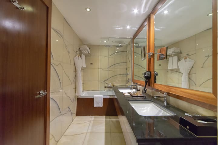 Crowne Plaza Istanbul - Harbiye by IHG