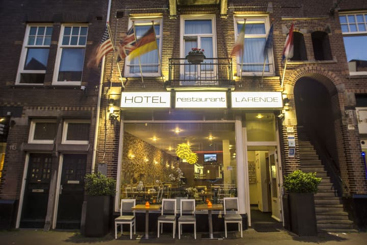 Hotel Larende