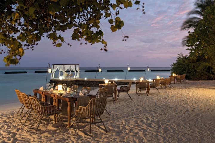 Constance Moofushi All Inclusive