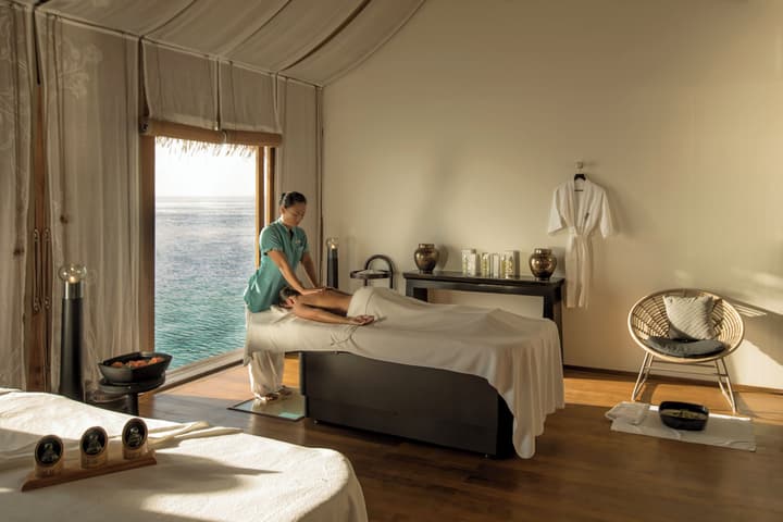 Constance Moofushi All Inclusive