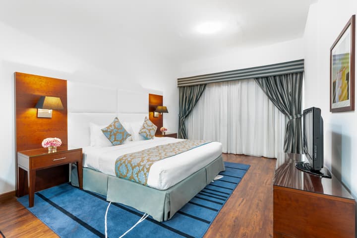 Golden Sands Hotel & Residences