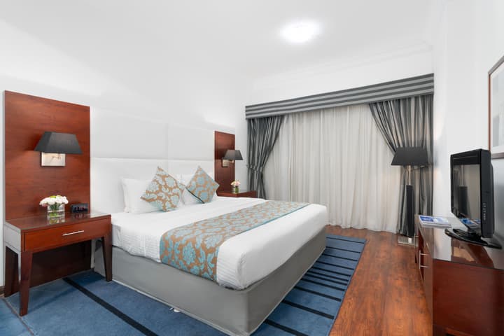 Golden Sands Hotel & Residences