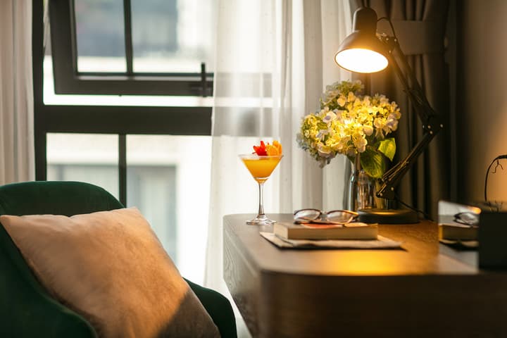 May De Ville Lakeside Hotel