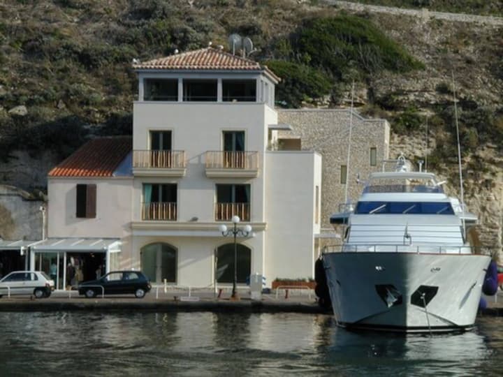 Hotel Genovese