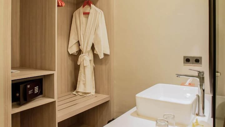 HARRIS Hotel & Residence Riverview Kuta Bali