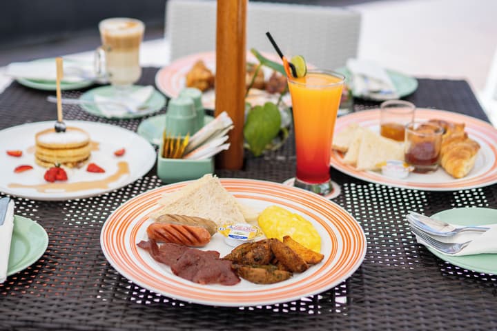 HARRIS Hotel & Residence Riverview Kuta Bali