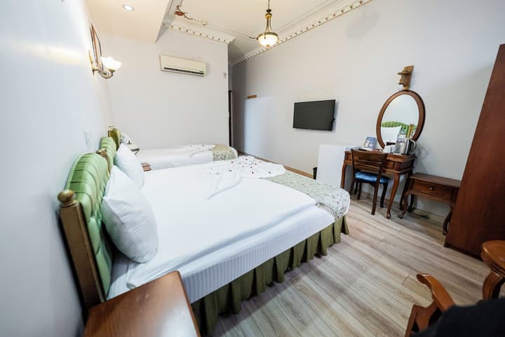 Basileus Hotel