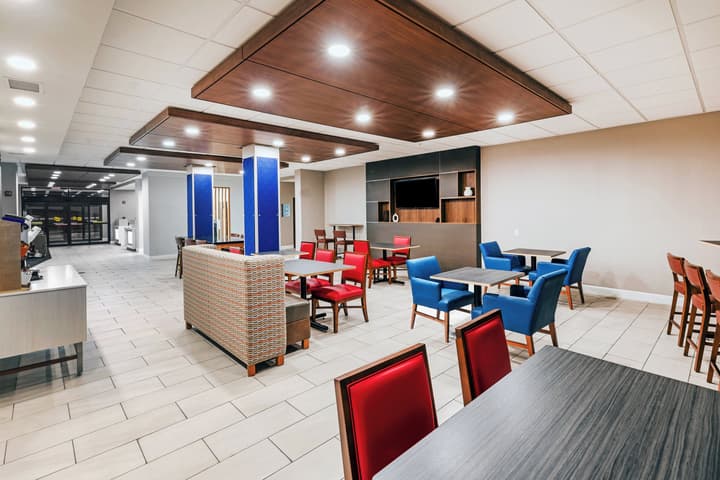 Holiday Inn Express & Suites Del Rio by IHG