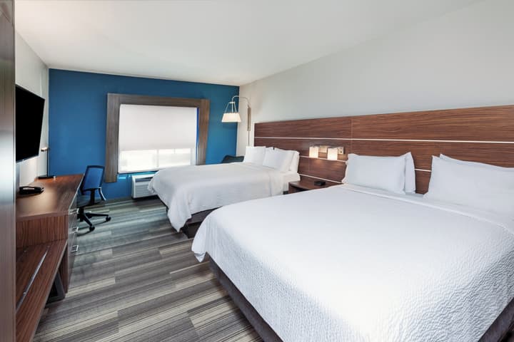 Holiday Inn Express & Suites Del Rio by IHG