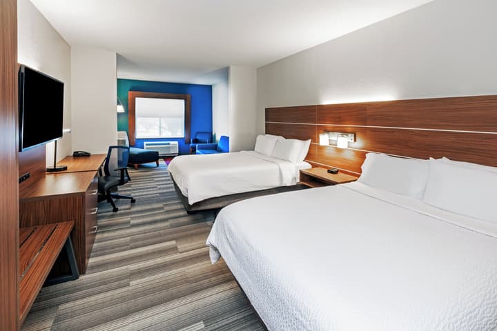 Holiday Inn Express & Suites Del Rio by IHG