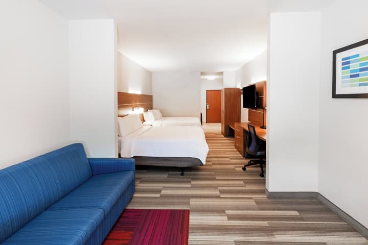 Holiday Inn Express & Suites Del Rio by IHG