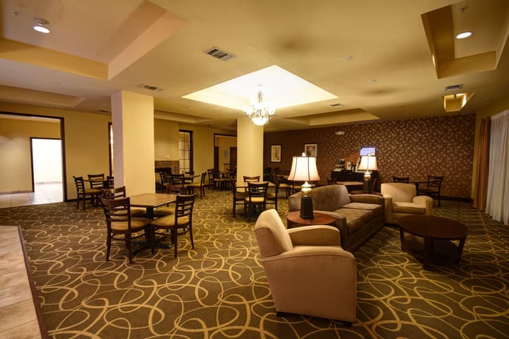 Holiday Inn Express & Suites Del Rio by IHG