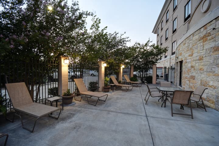 Holiday Inn Express & Suites Del Rio by IHG