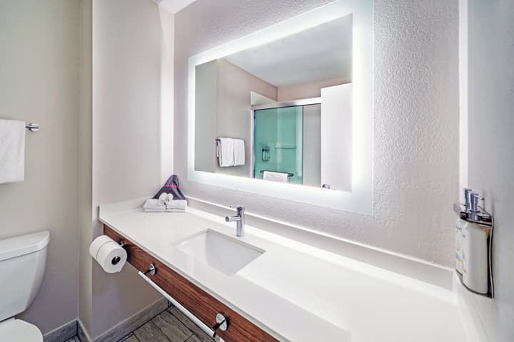 Holiday Inn Express & Suites Del Rio by IHG