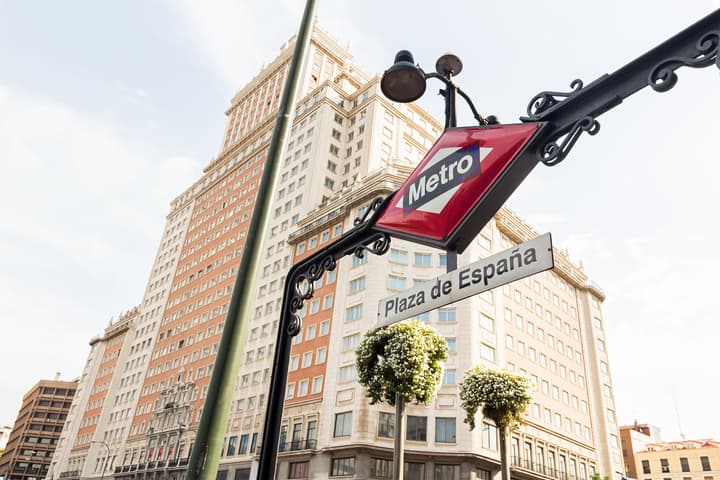 Hostal Gran Via 63 Rooms