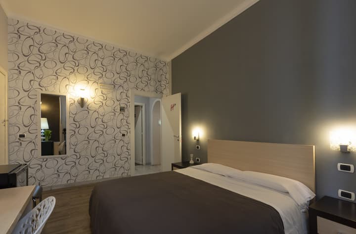 H Rooms Boutique Hotel