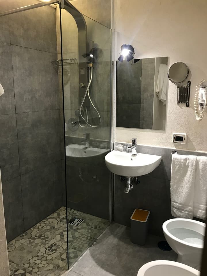 H Rooms Boutique Hotel