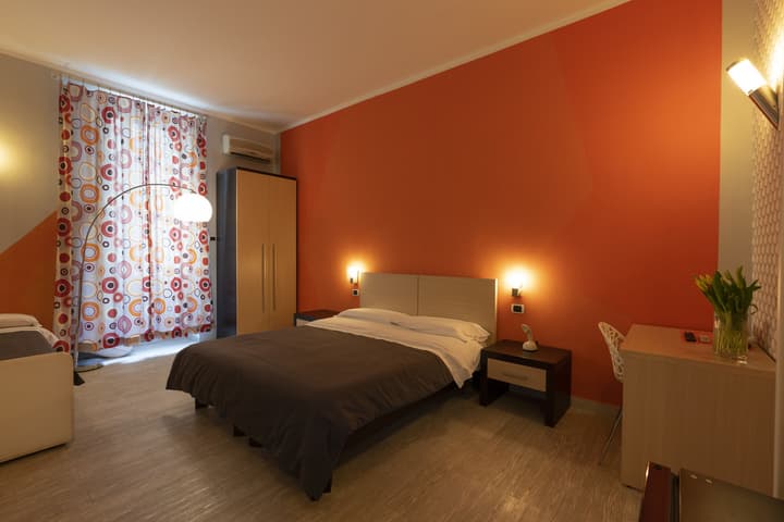 H Rooms Boutique Hotel