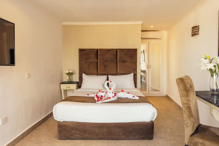 Paradise Inn Beach Resort - Maamoura