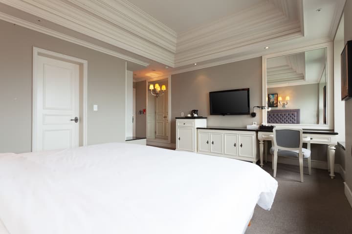 The Riverside Hotel