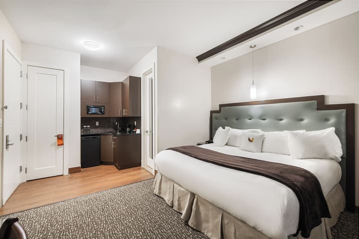 Aura Hotel Brooklyn