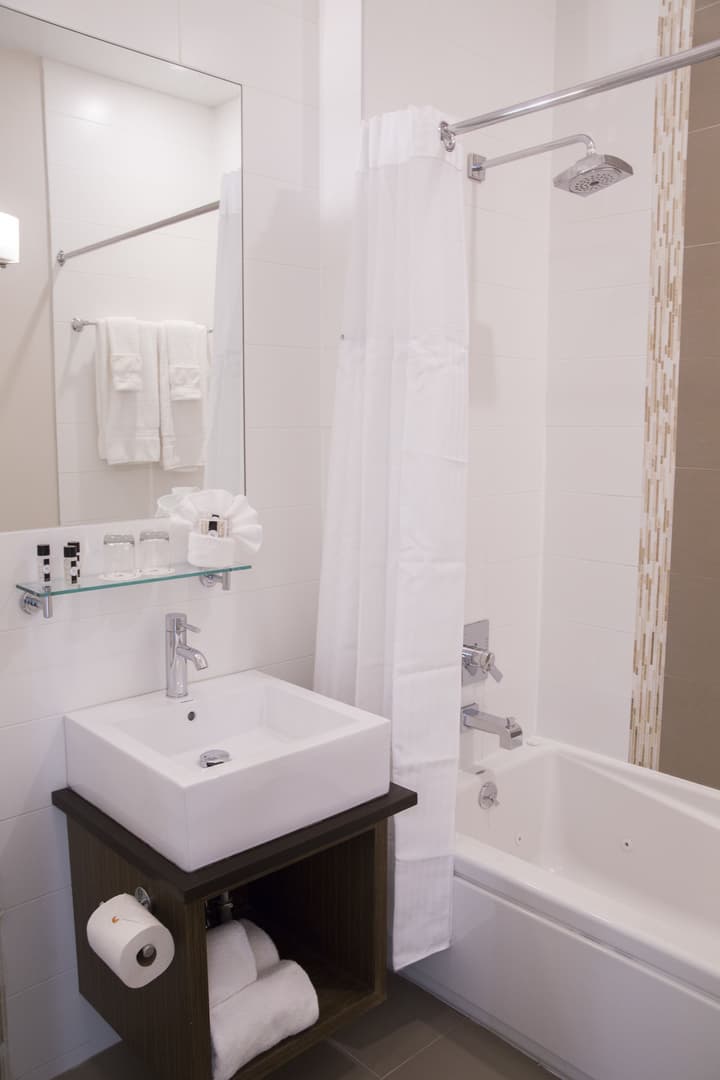 Aura Hotel Brooklyn