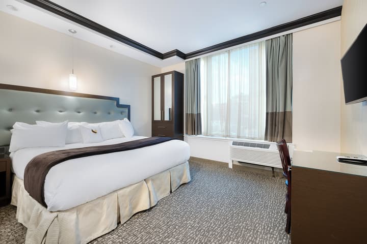 Aura Hotel Brooklyn